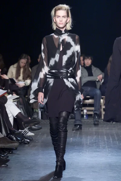 Look 50